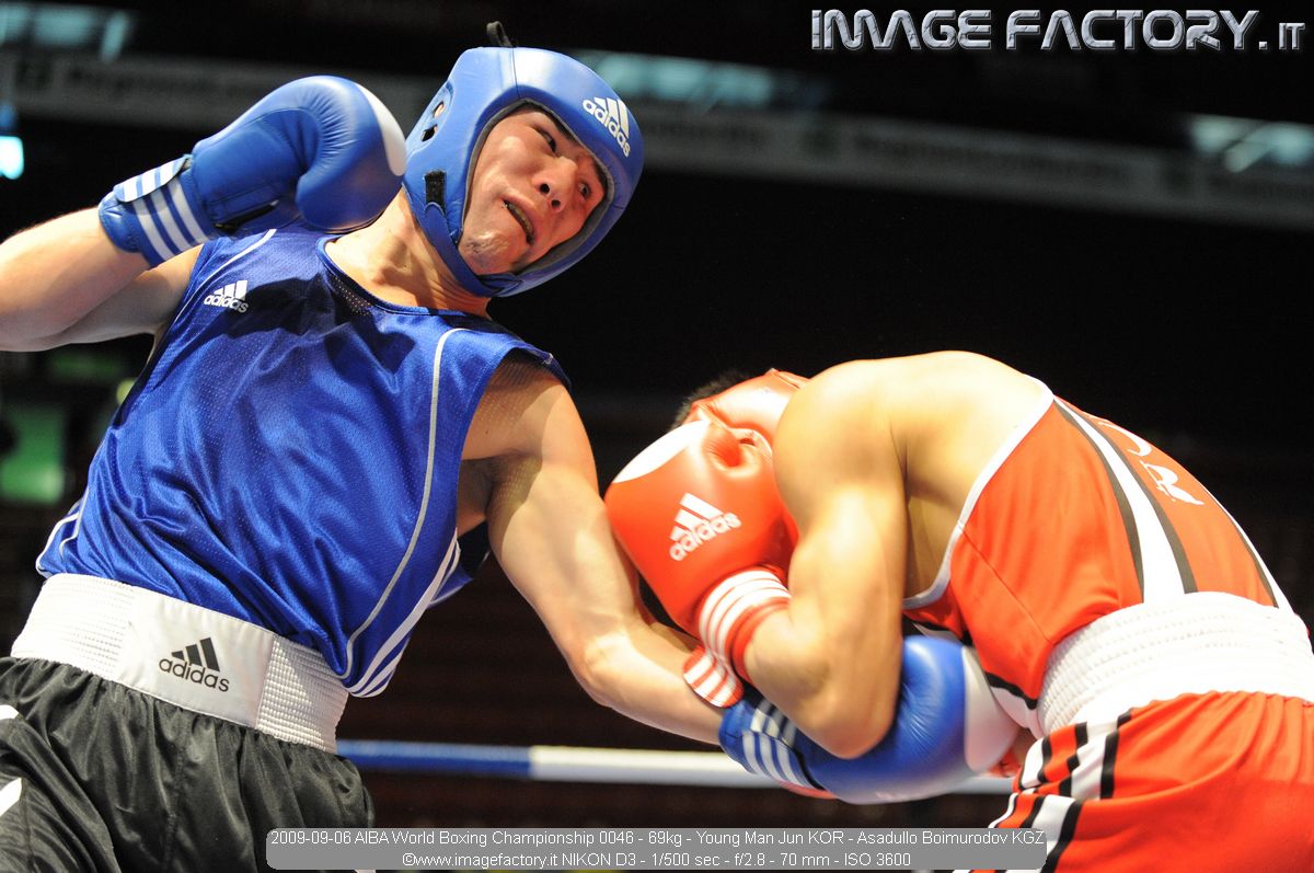 2009-09-06 AIBA World Boxing Championship 0046 - 69kg - Young Man Jun KOR - Asadullo Boimurodov KGZ